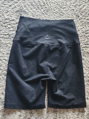 Beyond Yoga Black High-Waist Bike Shorts with Subtle Logo Size XS